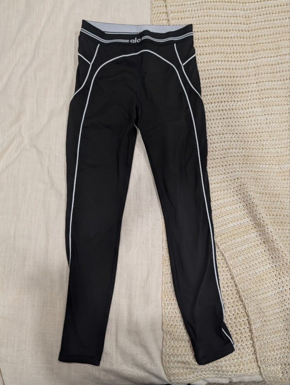 Alo Large Black White Heart Throb Leggings